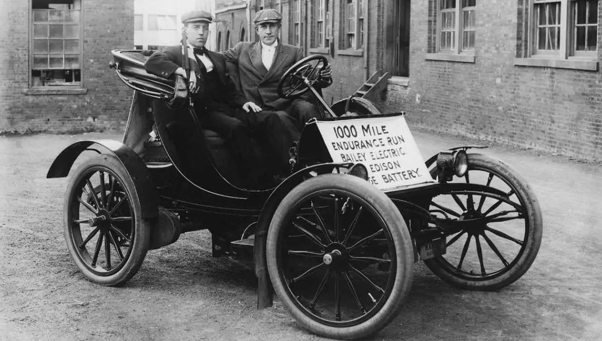 Edison et la première automobile électrique